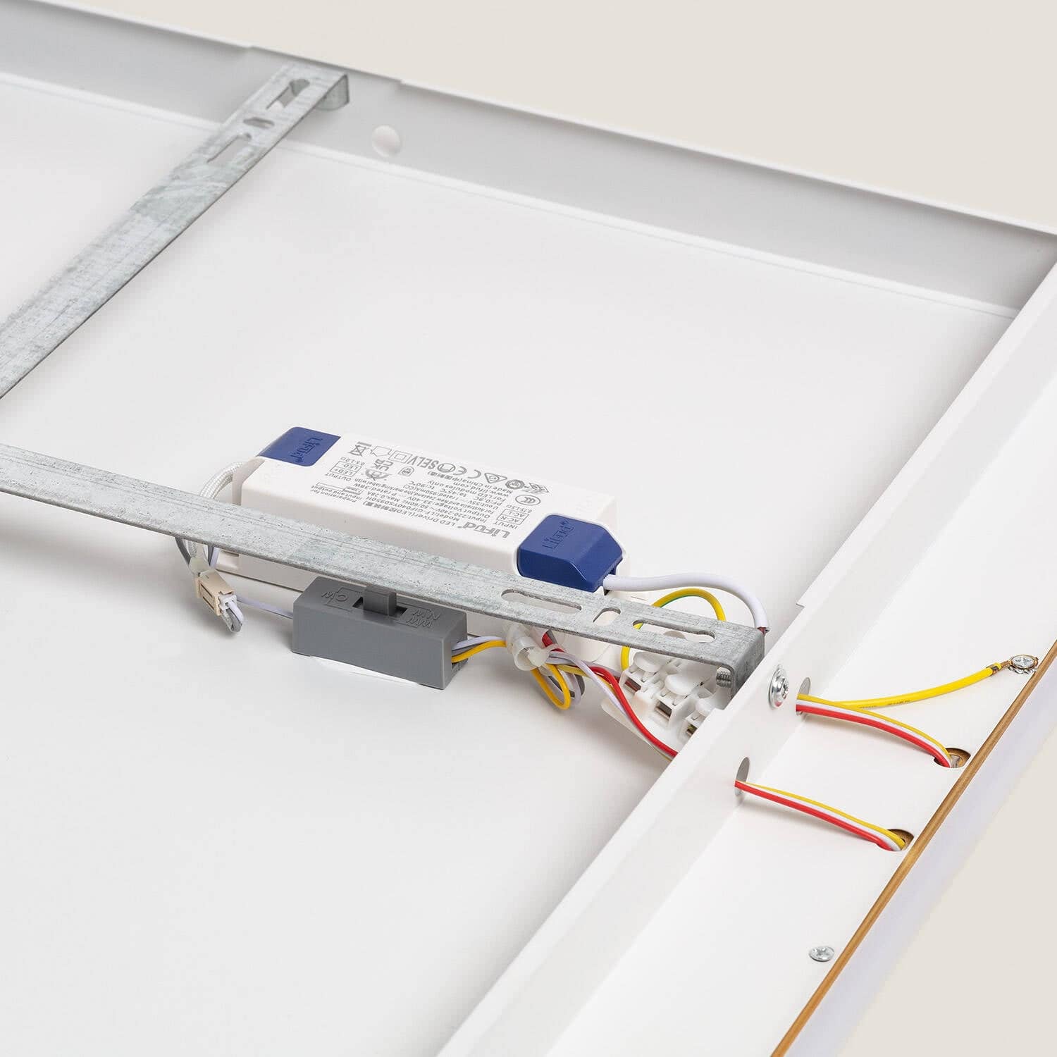 Plafonnier LED 40W Carré Aluminium 610x610 mm CCT sélectionnable Allharo – Image 7